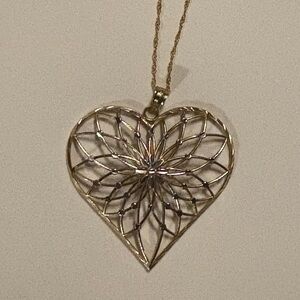 Vintage 10k yellow gold chain with large yellow / white gold heart pendant ZRW